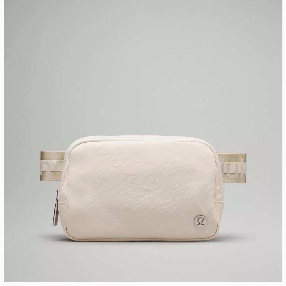 Lulu lemon everywhere belt bag